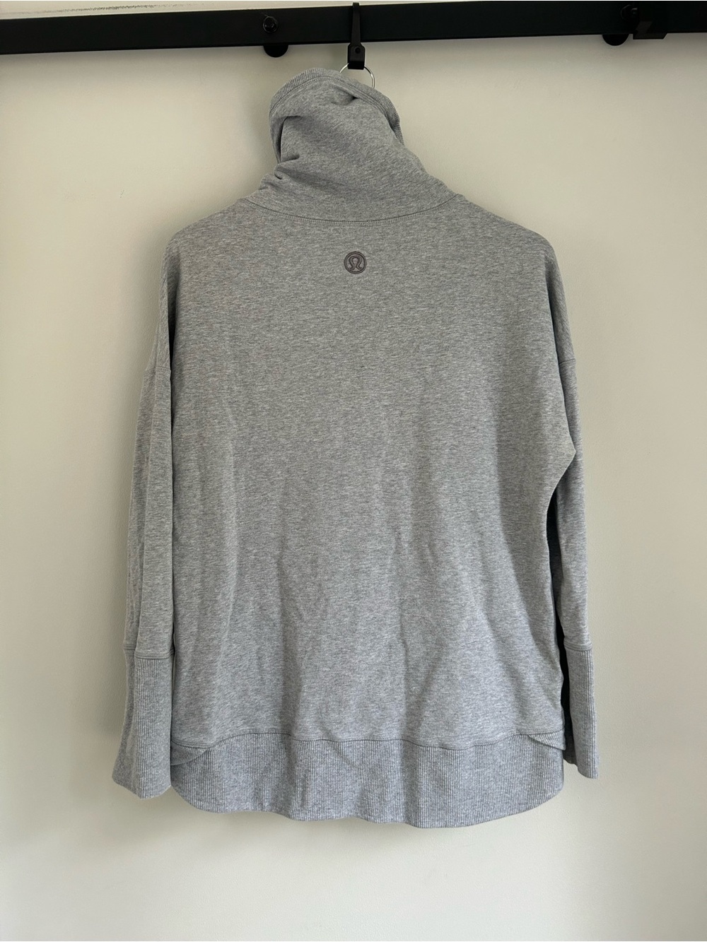 Lulu Rest Day Pullover Funnel Neck Rare Size 10